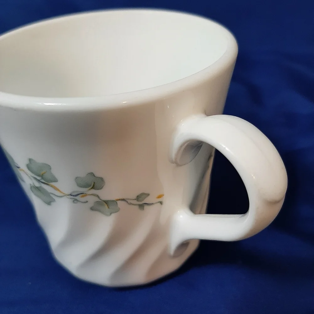 Corningware **features ivy